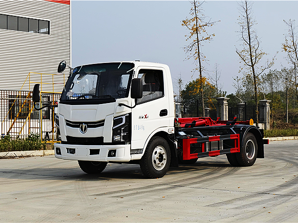 奧馳藍牌勾臂垃圾車